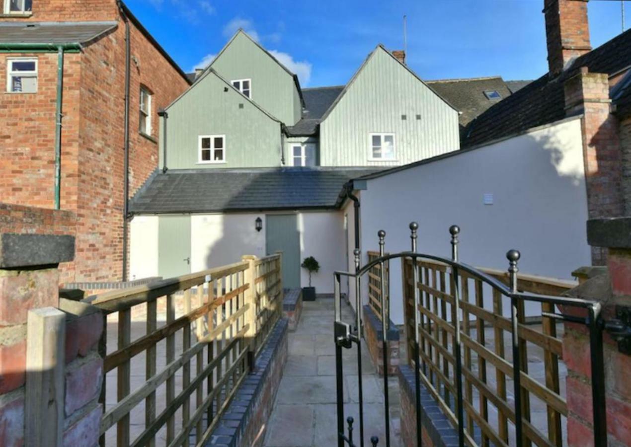 Cotswold Place Сайърънсестър Екстериор снимка